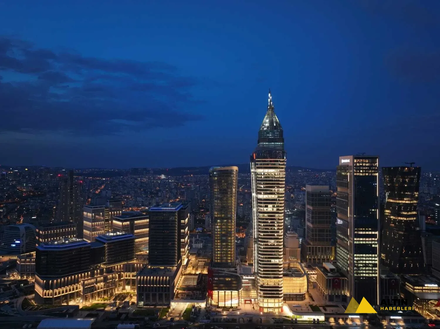 Küresel sermayenin yeni adresi İstanbul Finans Merkezi: Berat Albayrak imzası