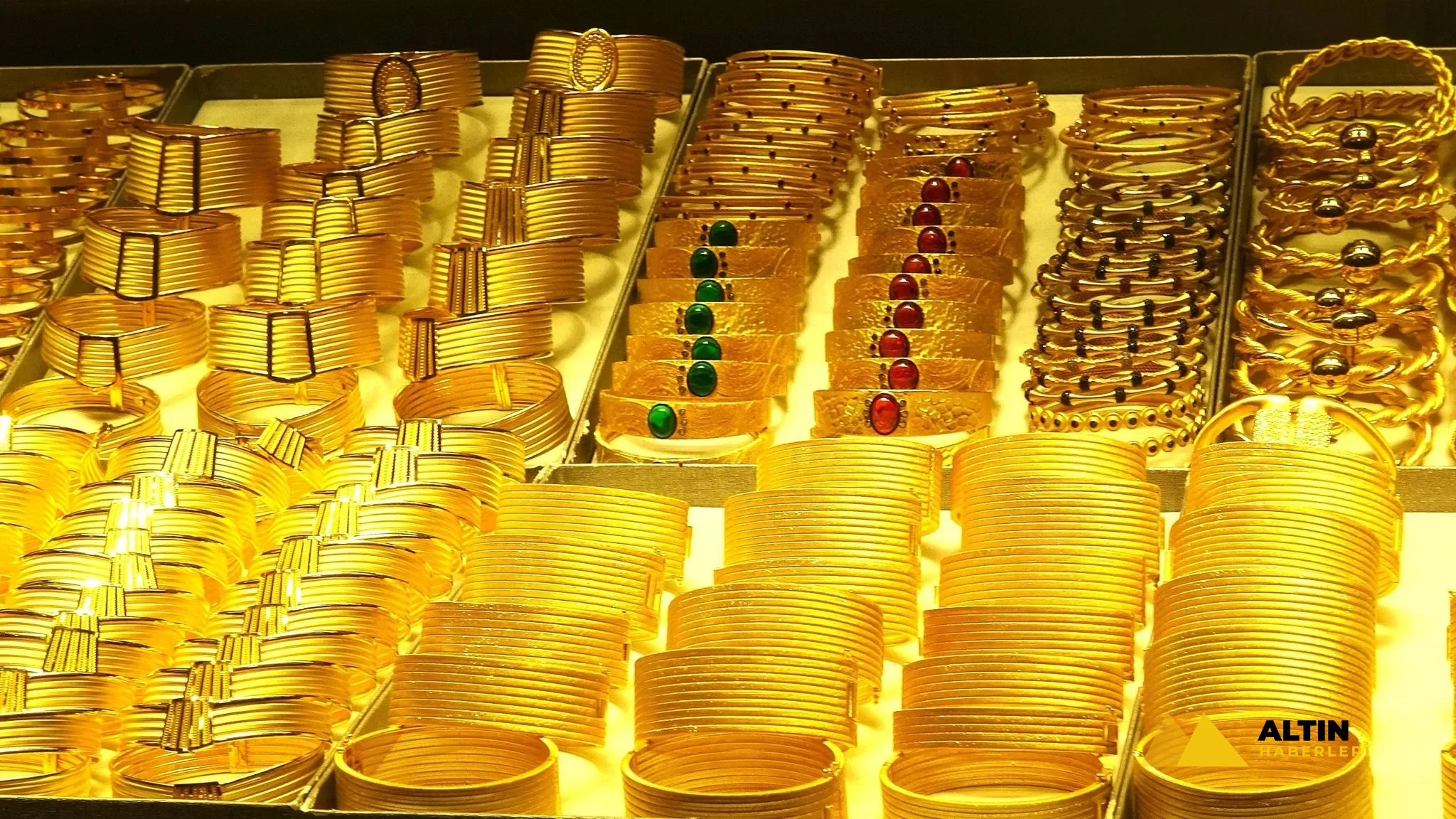 Kapalıçarşı’dan altın alacaklara kritik uyarı: Kuyumculara akın edenler QR kodu atlıyor