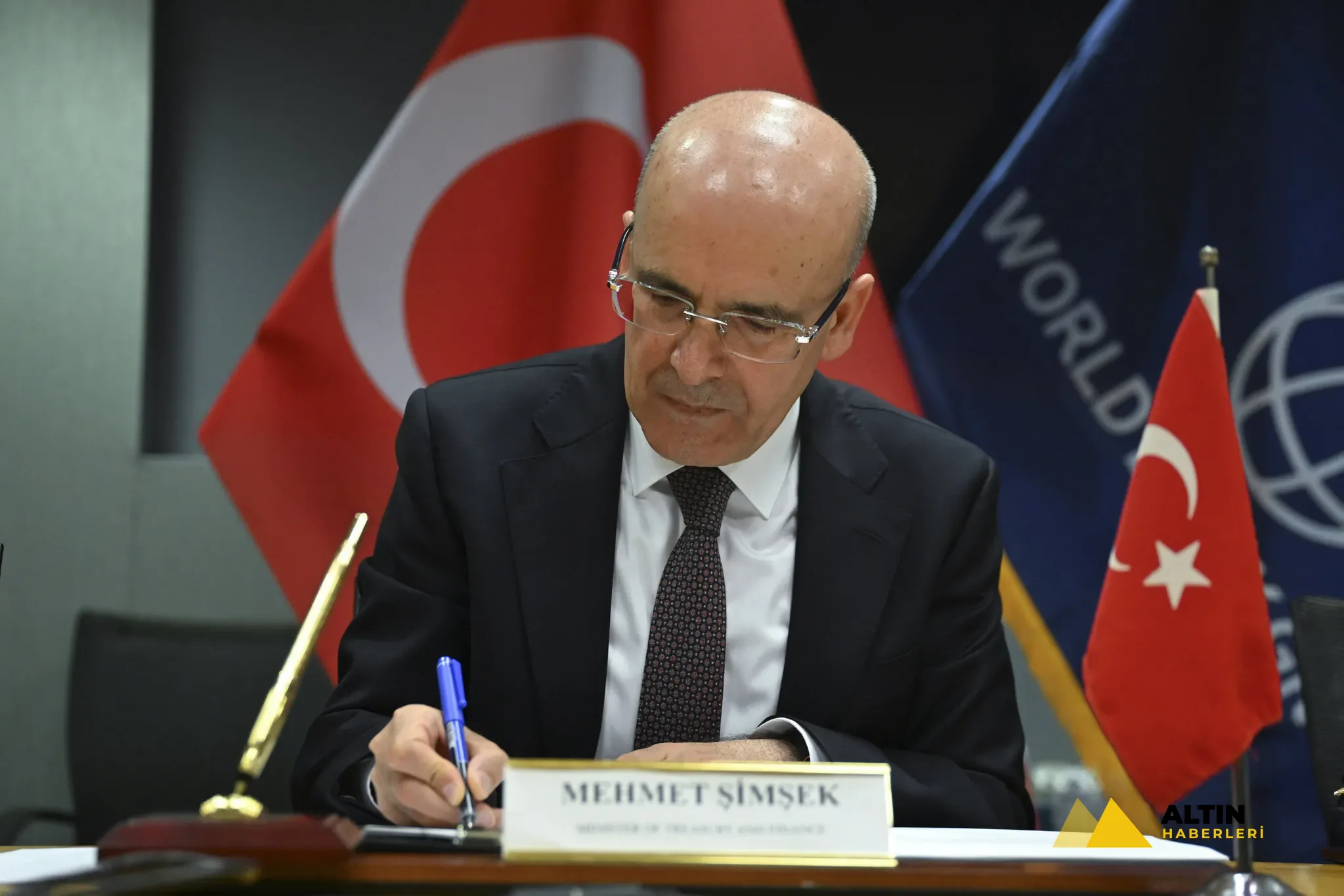 Hazine ve Maliye Bakanı Mehmet Şimşek’ten kamu borçlarına 72 taksit sinyali: "Af değil kolaylık"