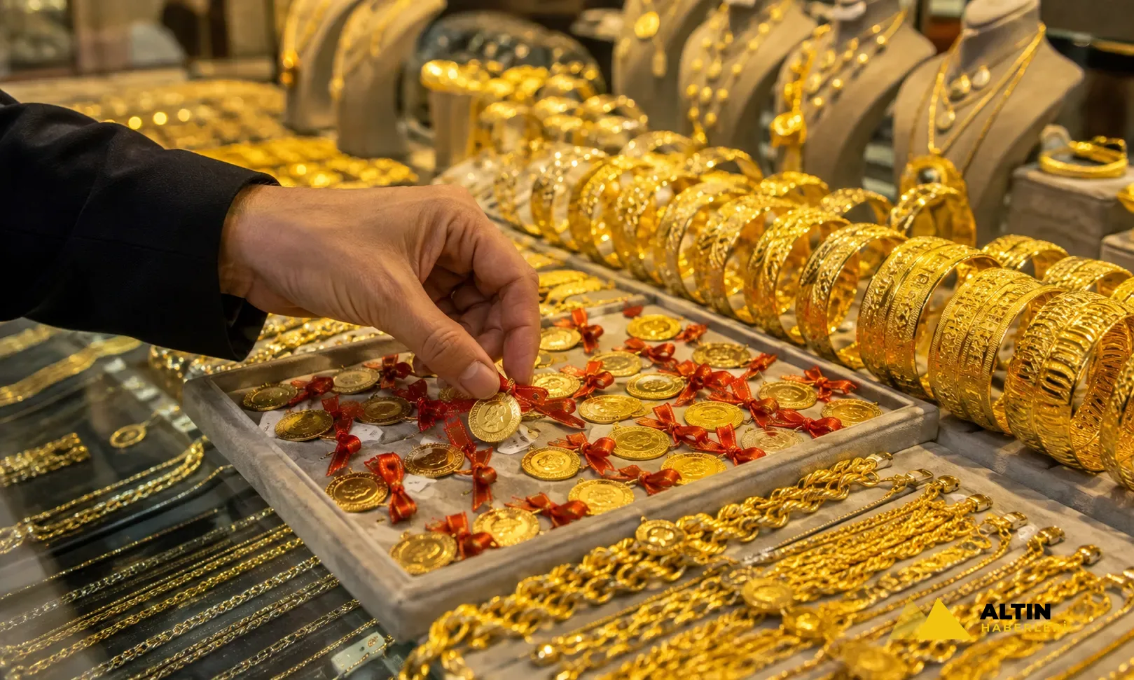 Altında yön yeniden yukarı döndü: Uzman gram altında 8 bin lira üzerini işaret etti