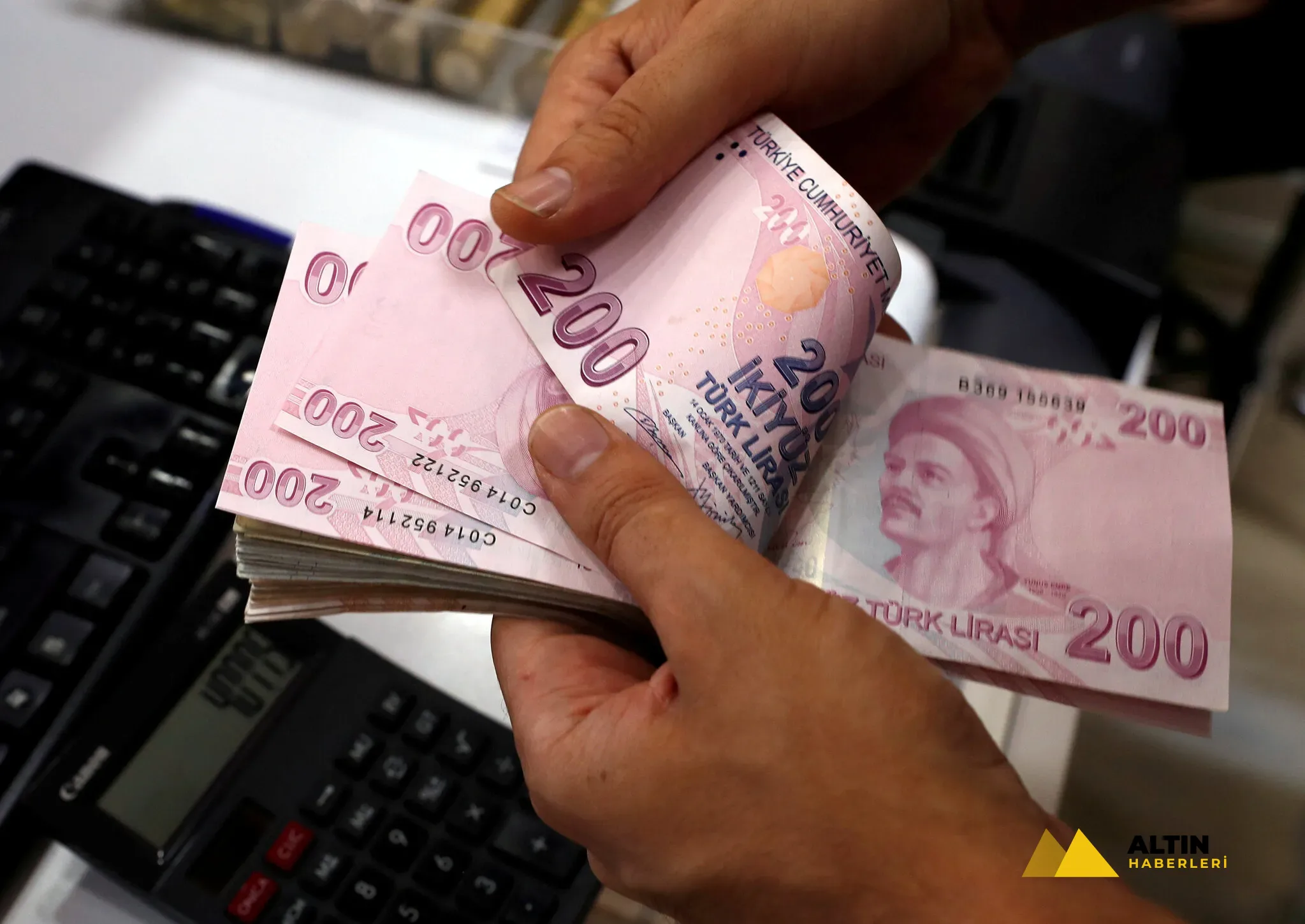 İstihdamını koruyan firmaya çift destek! 250 milyar liralık kredi paketi: Çalışan başına aylık 3 bin 500 lira prim desteği